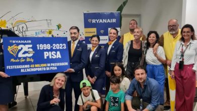 Ryanair festeggia i suoi 25 anni in Italia con i 48 milionesimi viaggiatori del Galilei