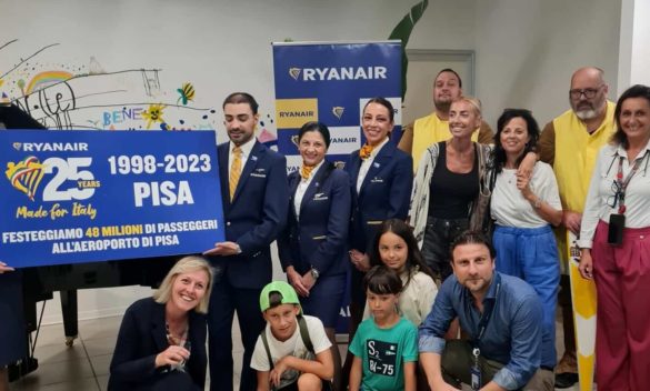 Ryanair festeggia i suoi 25 anni in Italia con i 48 milionesimi viaggiatori del Galilei