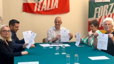 Forza Italia inizia a progettare per le elezioni del 2024: riunione con Barelli e Mezzetti domani