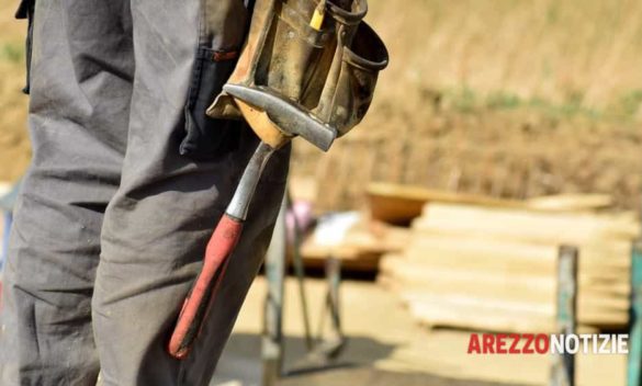 Attenzione massima in edilizia e agricoltura: rischi di incidenti sul lavoro e malori durante l'ondata di caldo