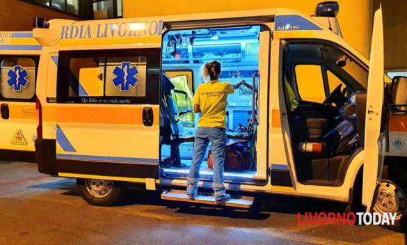 Levante coinvolta in un incidente stradale: 20enne ricoverata in ospedale dopo il ribaltamento dell'auto