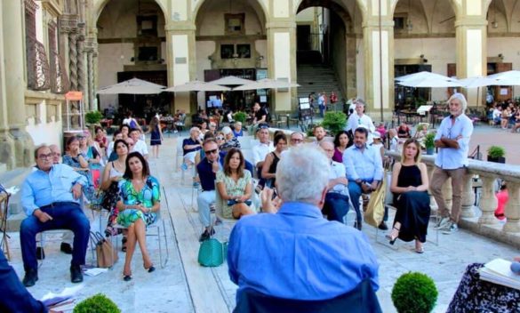 Domani Leone, Marcaldi e Fusini arricchiscono il successo del Moonlight Festival con Caroli e Galiano