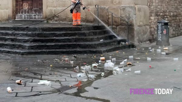 Movida: i residenti si ribellano contro notti insonni, sporcizia e parcheggi occupati