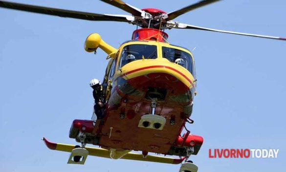 Incidente sull'isola d'Elba: marito e moglie finiscono in ospedale dopo aver perso il controllo della moto