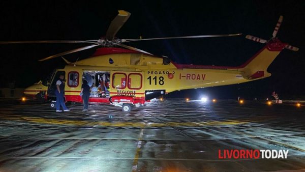 Grave incidente sull'Isola d'Elba: giovane scooterista colpito da un'auto, trasportato in ospedale in condizioni critiche