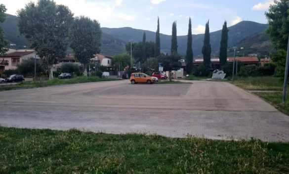 Modifiche alla regolamentazione dei parcheggi di via Brogiotti: nuove disposizioni per la sosta di camper e bus.