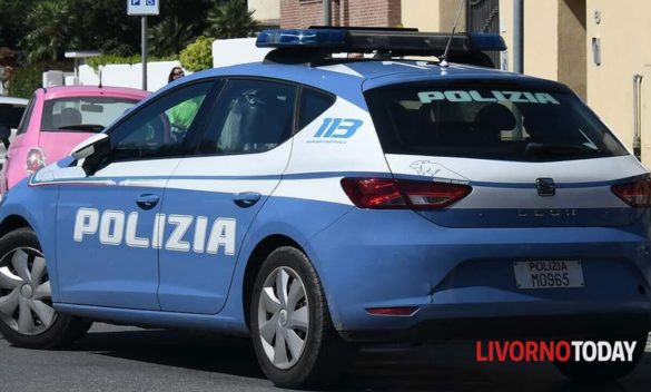 Rubato il furgone di una stazione durante il giorno, mentre il proprietario sorseggia un caffè al bar