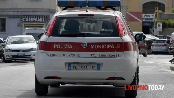 Arrestato uno dei responsabili dell'aggressione e rapina in pieno giorno su Via de Larderel, mentre la ricerca del complice è ancora in corso