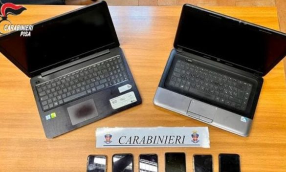 Ritrovati con l'aiuto della localizzazione, telefoni e 2 computer rubati nella casa