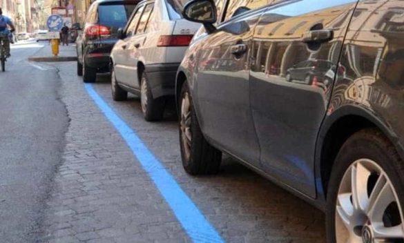 Iniziativa a Pontedera: due giorni di parcheggio gratuito negli stalli blu per sostenere il commercio locale