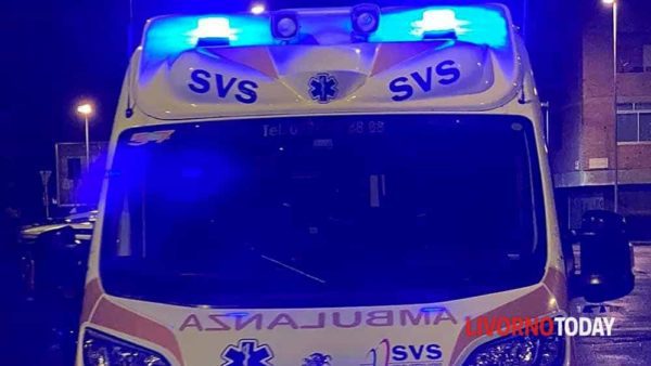 Ciclista 15enne coinvolto in un incidente con un'auto su Viale Boccaccio: riporta ferite