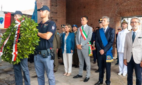 Il primo bombardamento su Pisa del '43: una cartolina che rievoca il dolore inflitto all'umanità