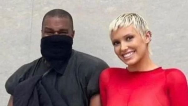 Kanye West e Bianca Censori a Firenze.  Foto e video della coppia fanno il giro del web