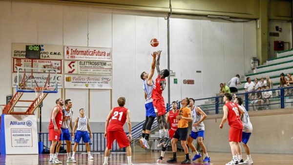 La Pielle entusiasta nella prima amichevole di basket, supera Etrusca San Miniato - Caffè Toscano Livorno con un punteggio di 104-78