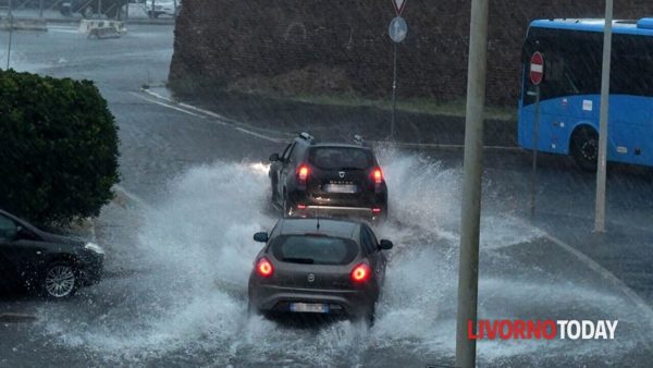 Allerta arancione per piogge, temporali, vento e mareggiate domani a Livorno, 28 agosto