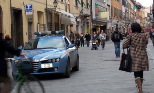 Violenta aggressione nel corso Italia: giovane ubriaco richiede spiccioli e reagisce con violenza al rifiuto