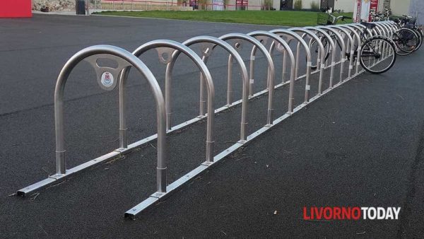 75 nuove rastrelliere per biciclette in arrivo a Livorno, alcune riservate ai personaggi più celebri della città