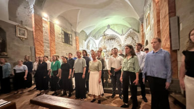 Elevata armonia nel coro del Polifonico alla Pieve di Sant'Eleuterio a Salutio