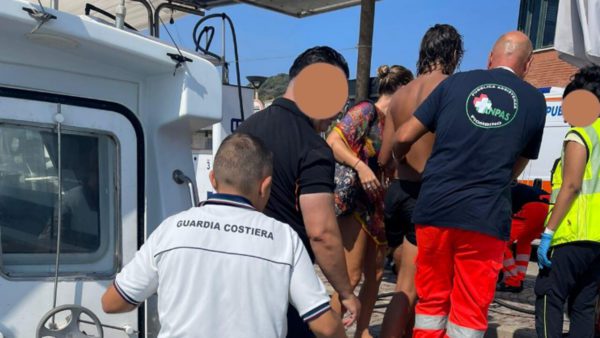 16enne salvato da una crisi epilettica durante il bagno nella Buca delle Fate a Piombino