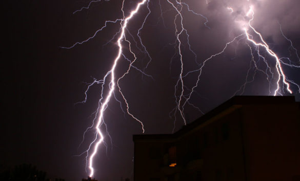 Allerta meteo per temporali e vento forte in Toscana: proroga dell'avviso di maltempo