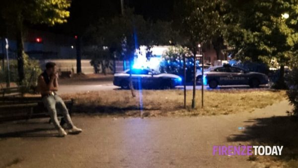 Giovane attaccato in strada da una banda: quartiere si ribella