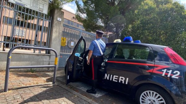 Scoperto a “barare” alla patente di guida: sorpreso durante l'esame