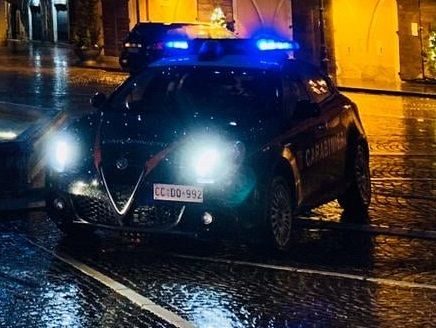 Carabinieri sorprendono spacciatore di droga.