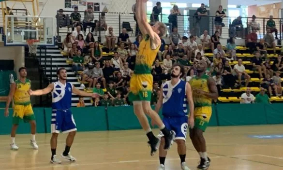 Carrara travolto nel Costone da applausi, quarti di finale con Livorno.