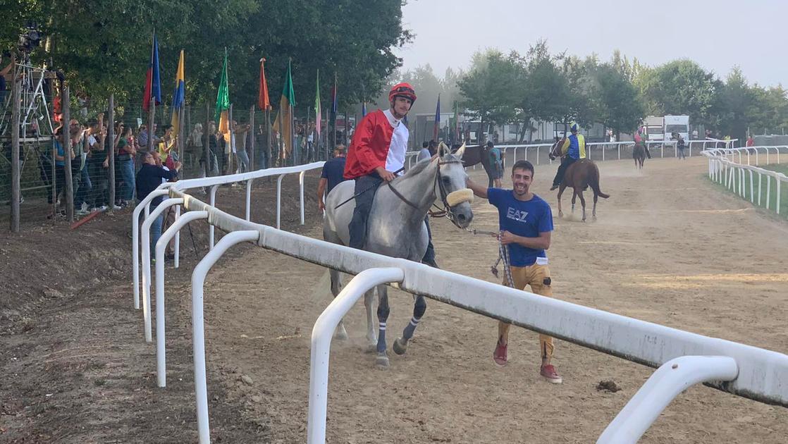 Chiavassa sconfigge Uan King a Piazza, trionfo per Valentina.