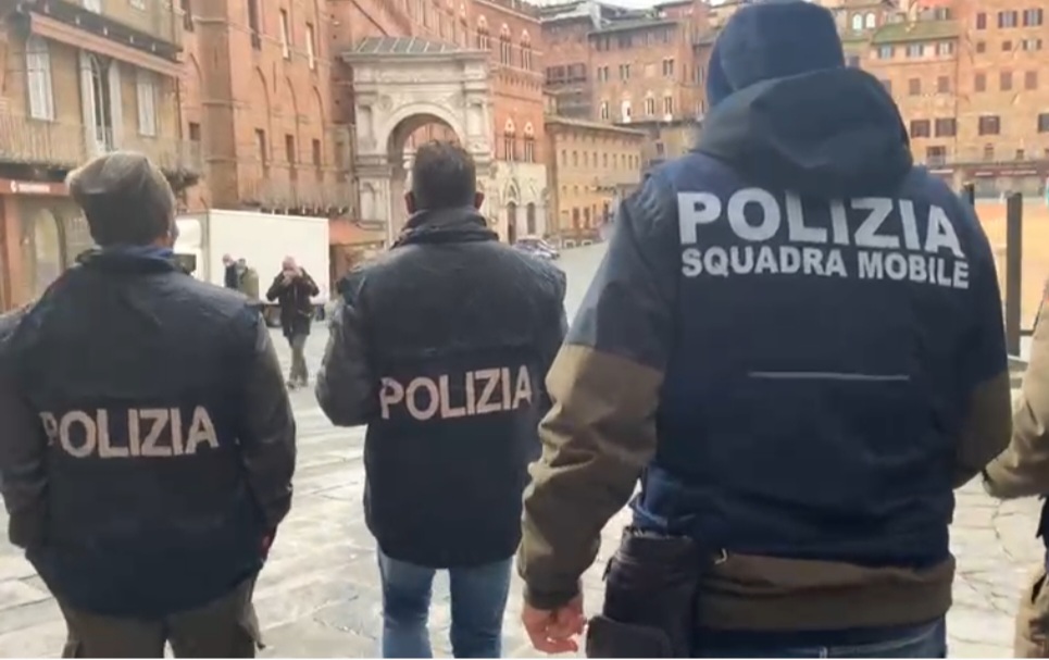 Controlli polizia a Siena, 2 segnalazioni e 2 rimpatri