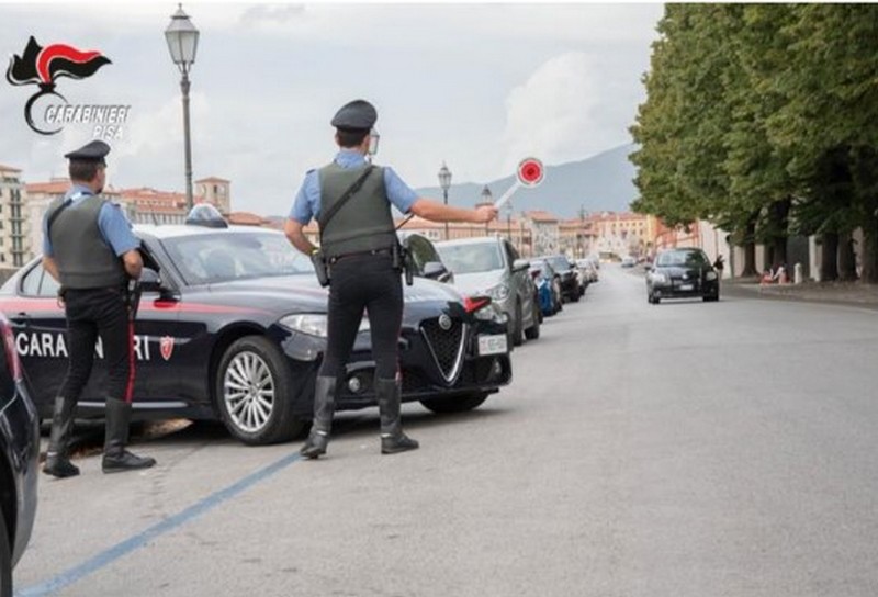 Controllo stradale a Pisa, tre guidano ubriachi nel weekend.