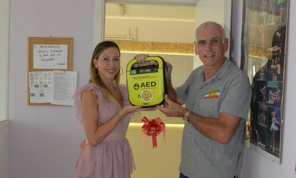 Defibrillatore donato alla scuola di danza Futura