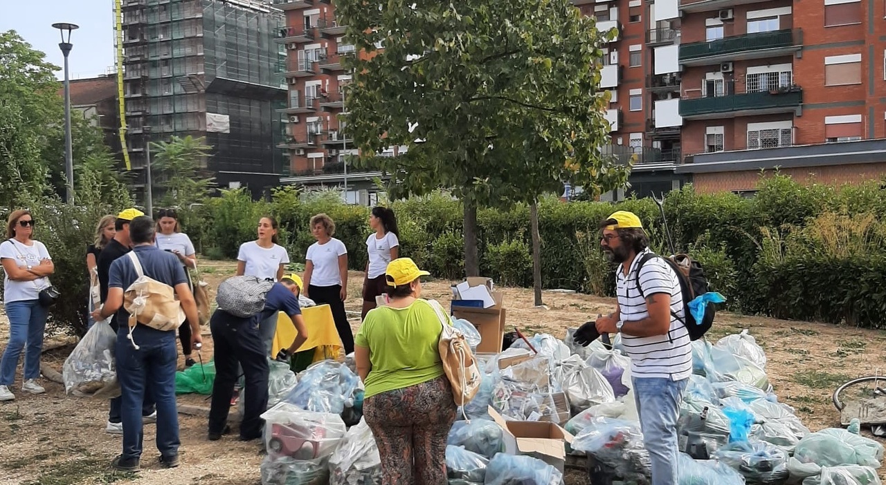 Dipendenti Bnp Paribas raccolgono 1.100 kg rifiuti in parchi di Roma, Milano e Firenze.
