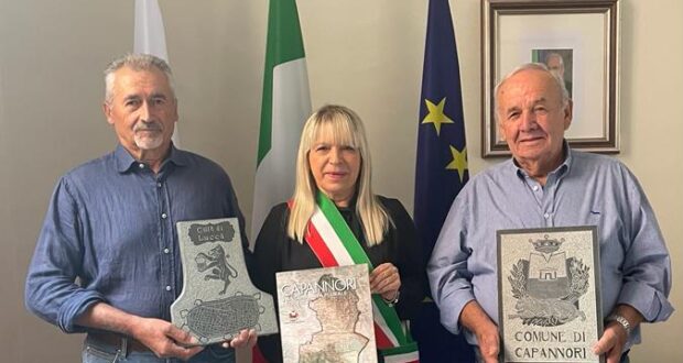 Lo scultore Poloni con il sindaco Piermattei e il cugino Paparelli