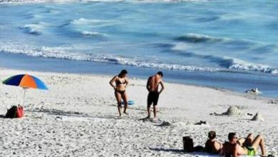 Due turisti annegano nel Livornese mentre si tuffavano nonostante le difficili condizioni del mare.