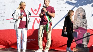 Firenze Post, Emmanuel Gherut e Maddalena Pizzamano vincono "Corri la vita", con distribuzione di 37mila maglie.