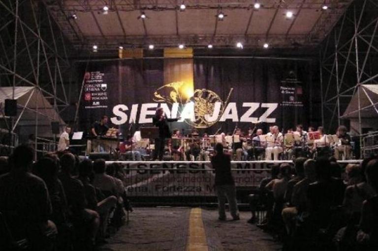 Fisascat Cisl e Filcams Cgil, Fumata nera su Siena Jazz - Il Cittadino Online