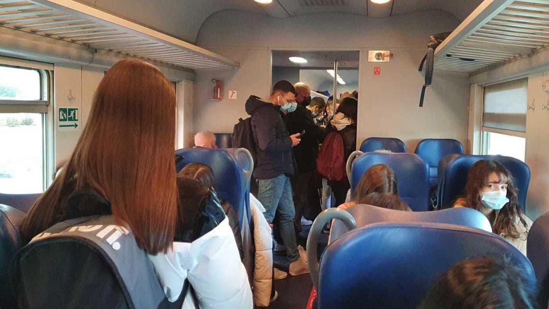 Grave incidente ferroviario a Rigutino causa grandi ritardi.