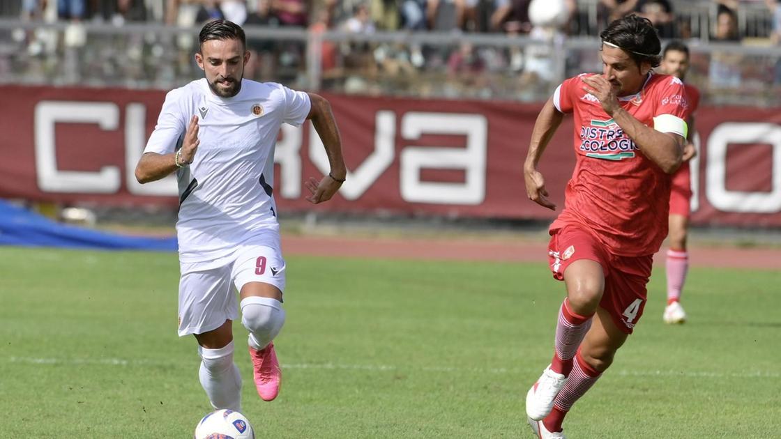 Grosseto cerca una vittoria sorprendente, ma Livorno si salva con un pareggio di Ronchi.