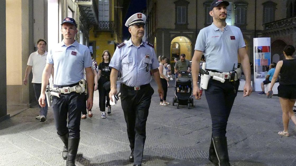 Il Dagomari riporta vita a Piazza Duomo, ma il degrado torna presto dopo.