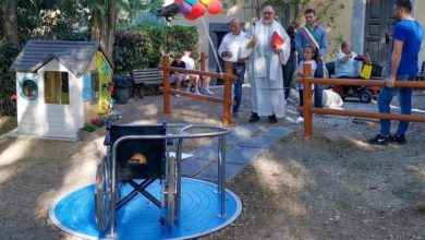 Inaugurato il parco giochi inclusivo a Casa don Lelio, una nuova esperienza di divertimento per tutti.