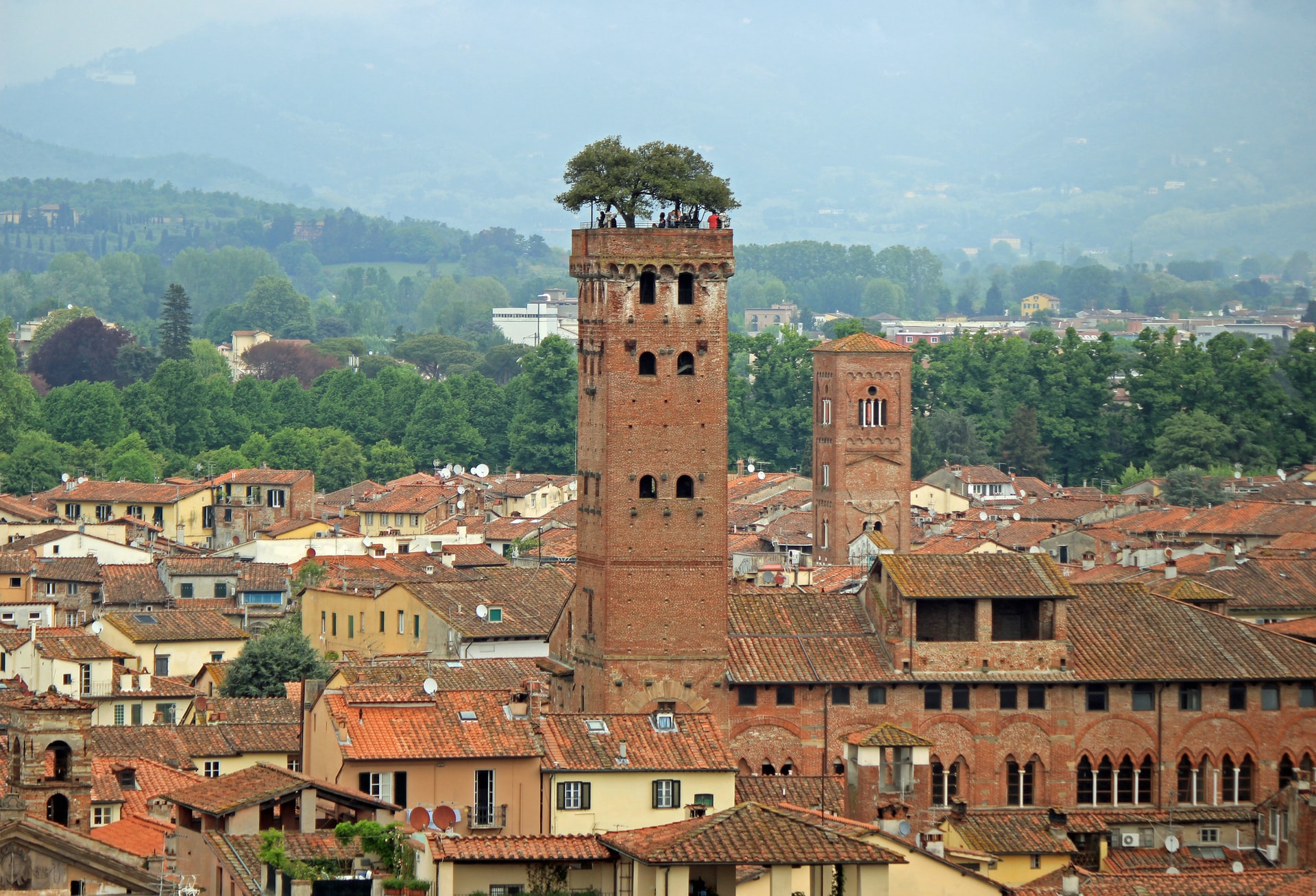 Lucca dei lettori, eventi letterari, reading e tour tra le pagine - intoscana