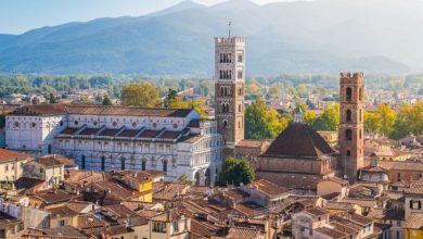 Lucca si riflette nella sua maestosa cattedrale