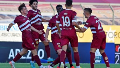 Notturna di fascino ad Arezzo con stadio motivante e sfida contro il Pontedera.