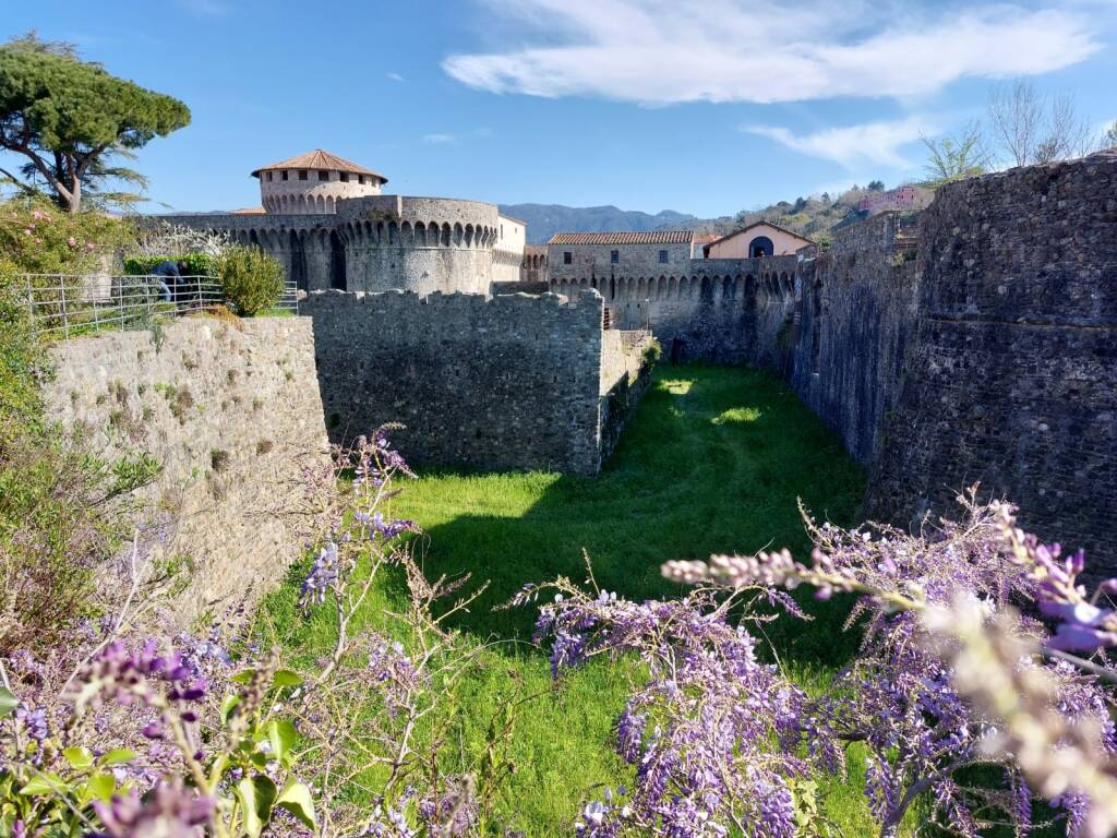 Nuova biglietteria moderna per la Fortezza Firmafede di Sarzana.