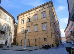 Palazzo Chigi Piccolomini aperto al sabato mattina fino al 4 novembre.