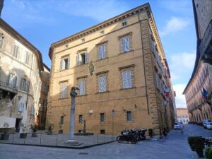 Palazzo Chigi Piccolomini aperto al sabato mattina fino al 4 novembre.