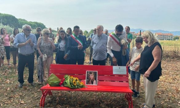 Panchina rossa a Prato per ricordare Claudia Corrieri