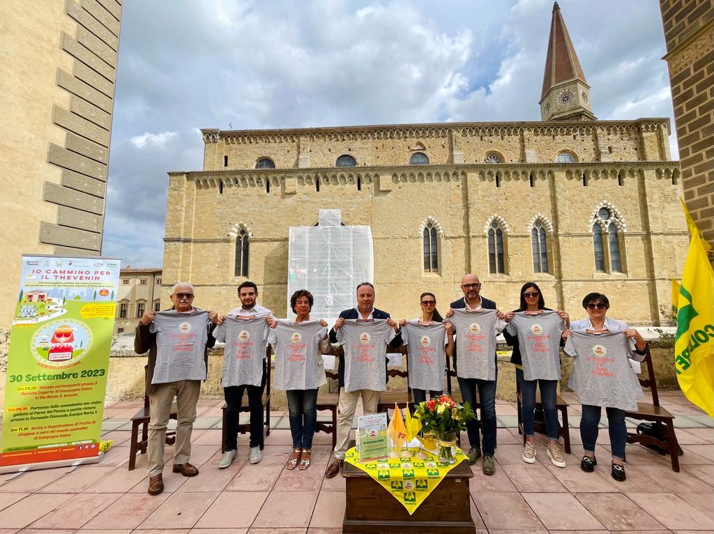 Passeggiata solidale per Casa Thevenin nel cuore di Arezzo, Io cammino per la beneficenza.