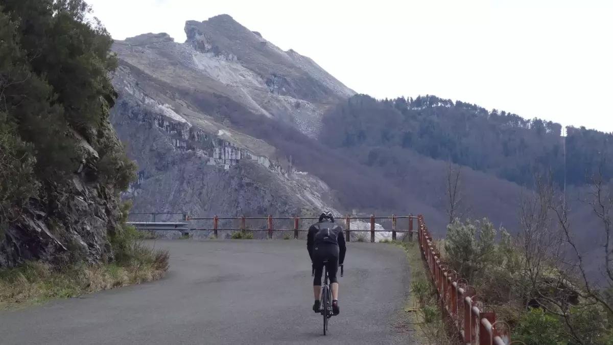 Percorso ad anello a Lucca: scopri la Toscana con altimetria e traccia GPX.